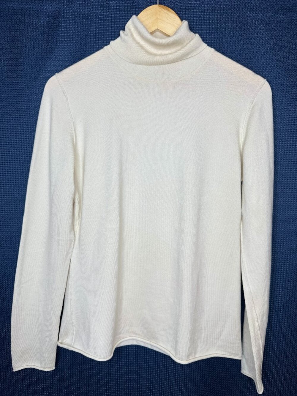 Burberry London Silk Wool Cashmere Ivory Turtleneck Sweater, LARGE Elevated Logo